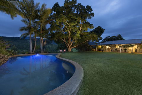 Hillcrest Mountain View Retreat - Australian Directory 1