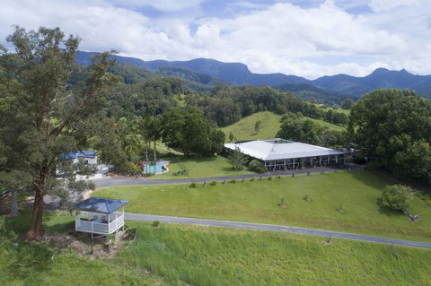 Hillcrest Mountain View Retreat - Australian Directory 0