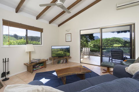 Hillcrest Mountain View Retreat - Australian Directory 3