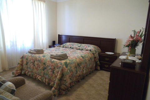 Hillview B & B Forbes - Australian Directory 2