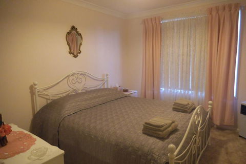 Hillview B & B Forbes - Australian Directory 3