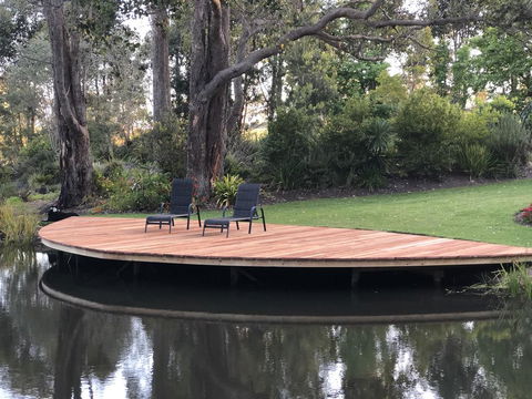 Hillview Chalet - Australian Directory 2