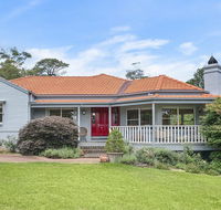Hillview Cottage - classic country comfort and charm - Australian Directory