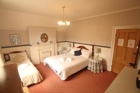 Hillview House Launceston - Australian Directory 1
