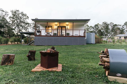 Hinterland Boutique Cottages -Cozy Cottage - Australian Directory 2