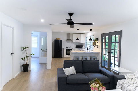 Hinterland Boutique Cottages-Fig Tree Cottage - Australian Directory 0