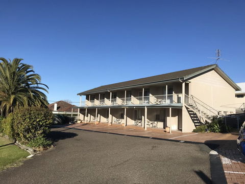 Holiday Lodge Motor Inn - Australian Directory 3