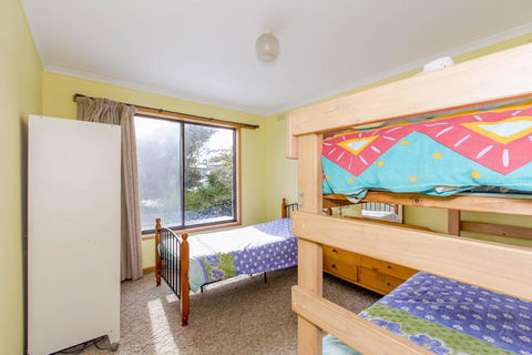 HOLIDAY ON NAUTILUS INVERLOCH - Australian Directory 2