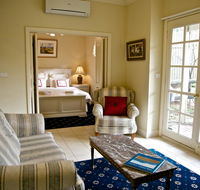 Holly Lane Mews - Australian Directory