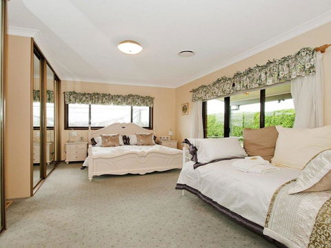 Hope - Country Farm Stay For Large Groups - Australian Directory 1