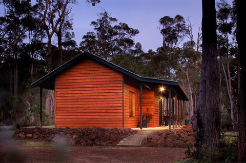 Island Brook Estate Winery And Chalets - Australian Directory 0