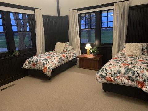 Island Farmhouse - Australian Directory 3