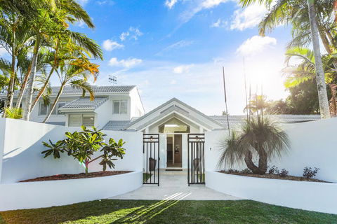 Island Living In The Heart Of Noosa - Australian Directory 0