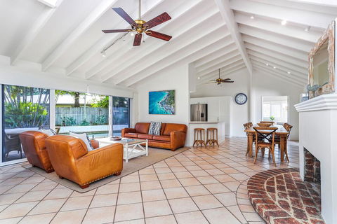 Island Living In The Heart Of Noosa - Australian Directory 3