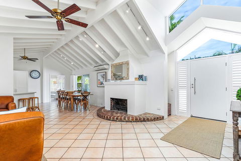 Island Living In The Heart Of Noosa - Australian Directory 2