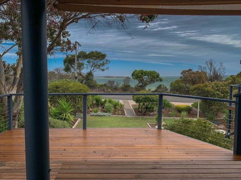 Island View 2 - Australian Directory 1