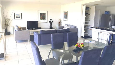 Island Waterfront Getaway - WiFi - Australian Directory 1