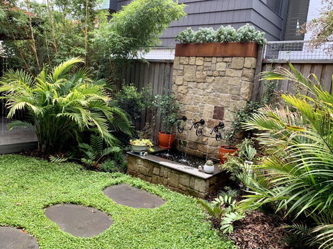 Jacaranda Garden Retreat - Australian Directory 0