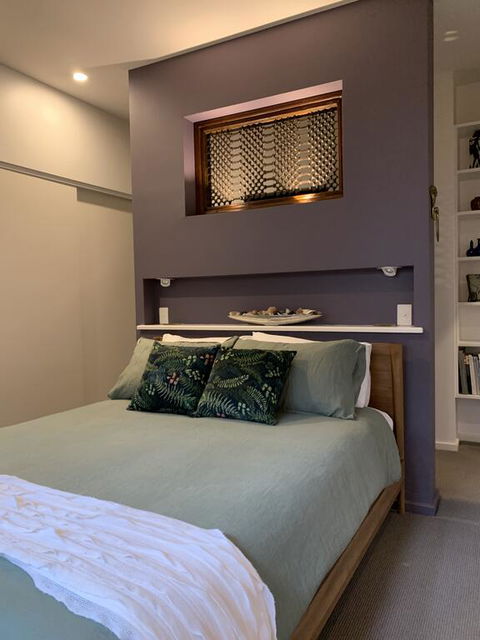Jacaranda Garden Retreat - Australian Directory 2