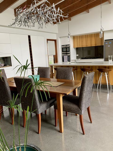 Jacaranda Garden Retreat - Australian Directory 3