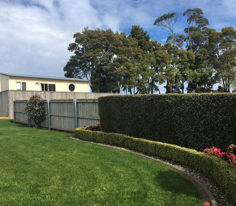 Jacaranda Retreat. Refreshing, Recharge, Relax ! - Australian Directory 1