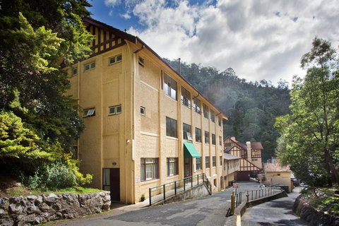 Jenolan Caves House - Australian Directory 2