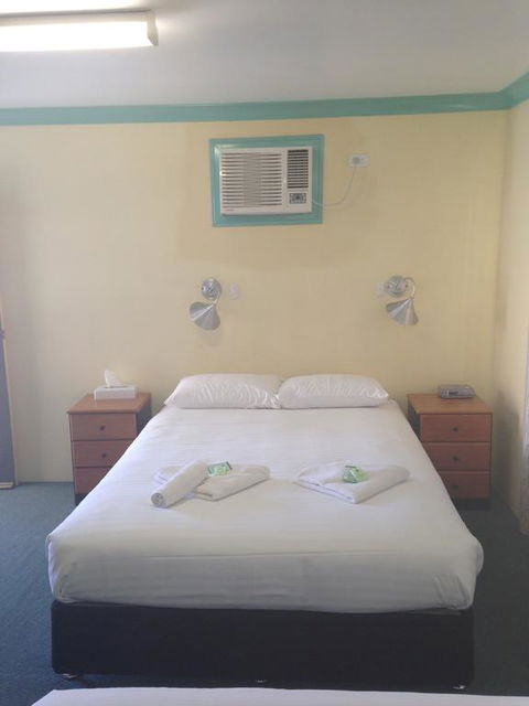 John Oxley Motel - Australian Directory 1