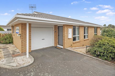 Josie Villa - Beautiful West Burnie: Long Or Short Term - Australian Directory 1