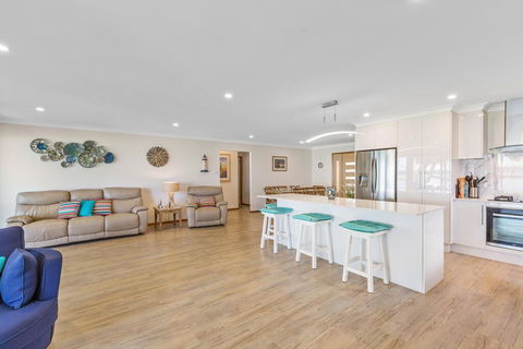 Kalimna Lakeside Living - Australian Directory 3