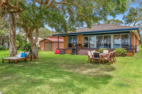 Kalimna Lakeside Living - Australian Directory 1