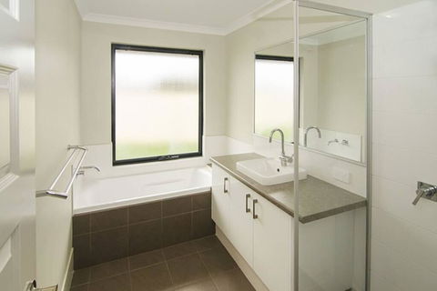 Kangaroo Retreat - Australian Directory 3