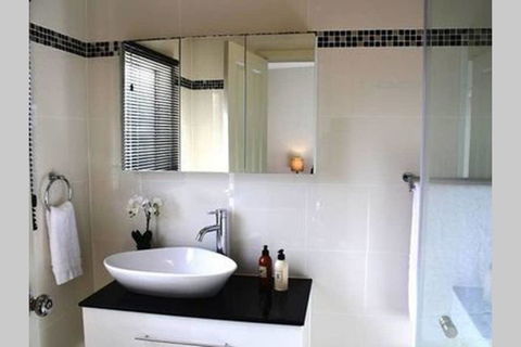 Kenmaur Cottage - Australian Directory 3