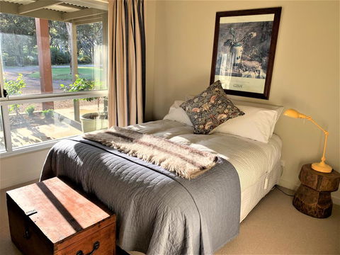Kenwood Bank Vineyard Retreat - Australian Directory 3
