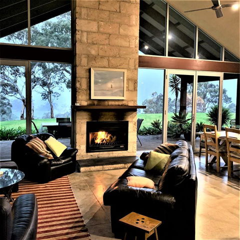 Kenwood Bank Vineyard Retreat - Australian Directory 0