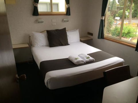 Kerang Cabins - Australian Directory 1