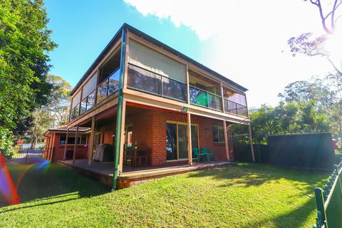 Kingfisher LakeHouse - Australian Directory 0