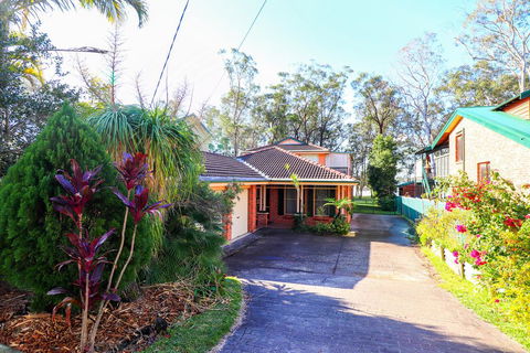 Kingfisher LakeHouse - Australian Directory 1