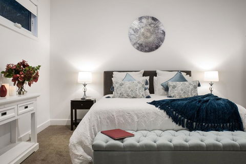 Kings Cottage - Australian Directory 3