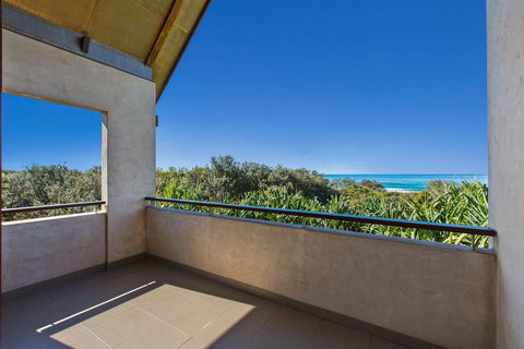 Kingscliff Balinese Beachfront Retreat - Australian Directory 3