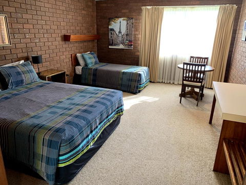 Kingswood Motel - Australian Directory 2