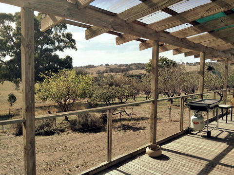 Kinross Metcalfe Farm - Australian Directory 1