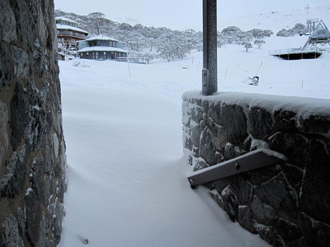 Knockshannoch Ski Lodge - Australian Directory 1