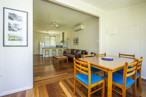 Kooyong Apartment 4 - Australian Directory 1