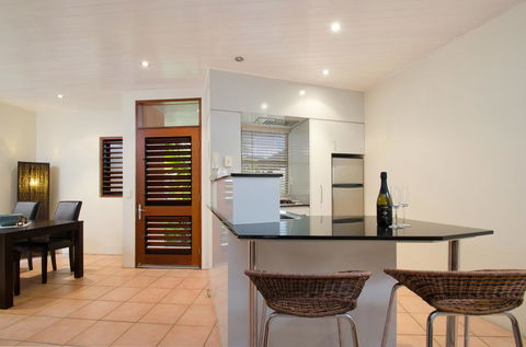 L'Auberge @ Noosa - Australian Directory 2