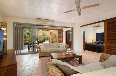 L'Auberge @ Noosa - Australian Directory 1