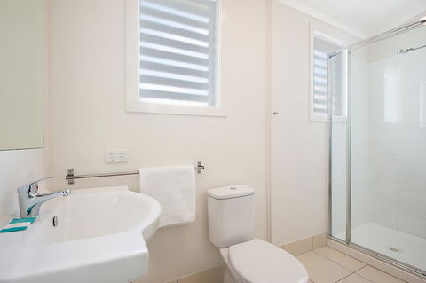 La Costa Beachside Motel - Australian Directory 3