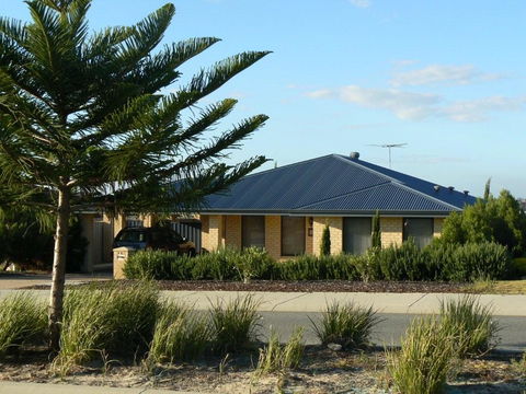 La Mer - Home With A Pool - Australian Directory 1