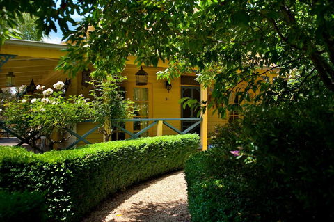 Lake Cottage - Australian Directory 3