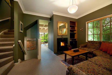 Lake Cottage - Australian Directory 1