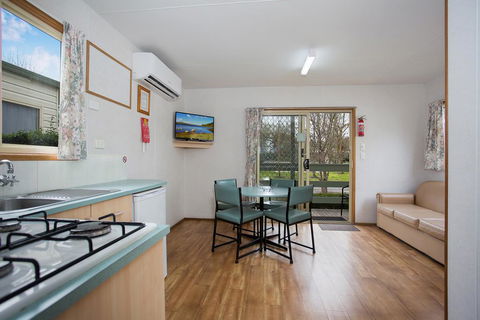 Lake Hamilton Motor Village And Caravan Park - Australian Directory 1